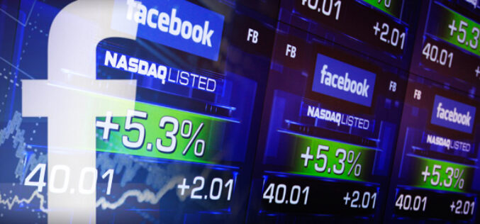 Un ano despues, Facebook sigue intentando volver a Wall Street