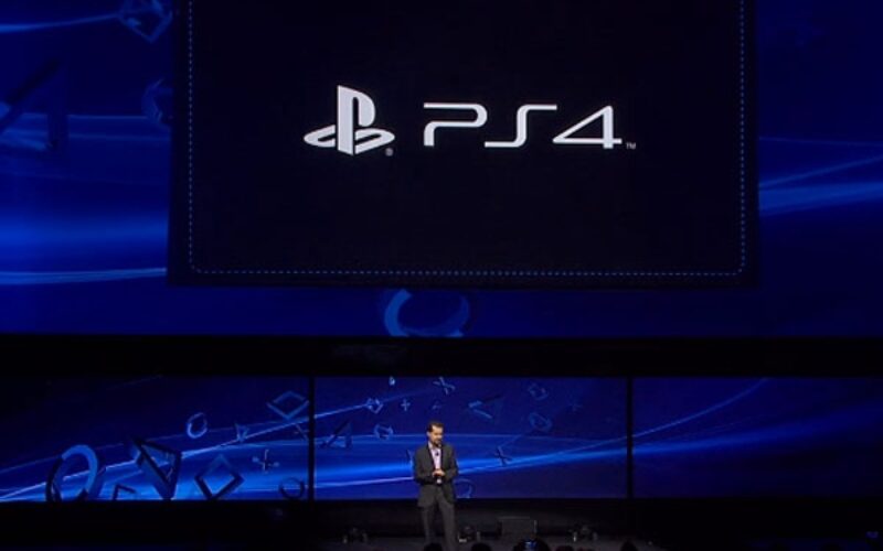 Sony PS4 Undercuts Xbox One on Price