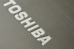 Toshiba lanza agresiva portatil Satellite C845-SP4201