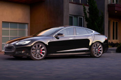 Tesla lanzará nueva versión del piloto automático