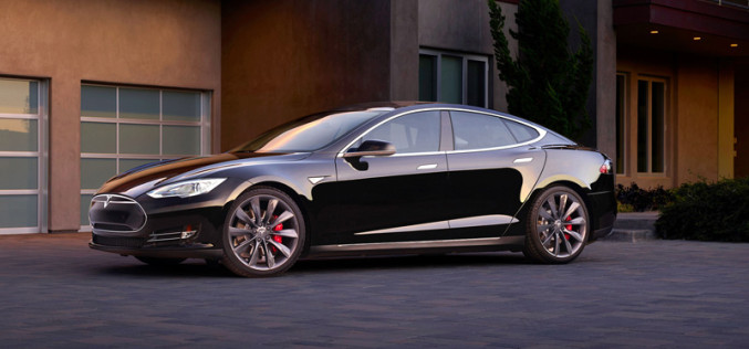 Tesla lanzará nueva versión del piloto automático