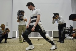 Aprueban uso de armazón robótico para ayudar a pacientes a caminar en Japón