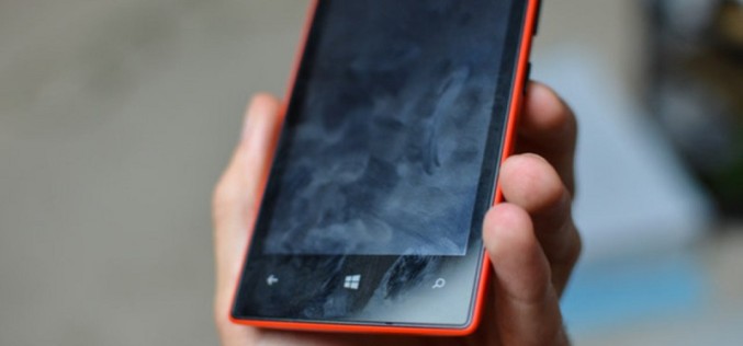 La pantalla de un móvil contiene 30 veces más bacterias que la taza del inodoro