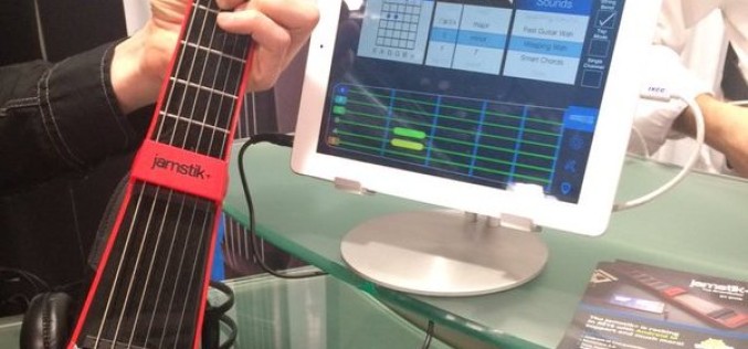 #CES2016: Guitarra inteligente con la que podrás escribir y tocar canciones