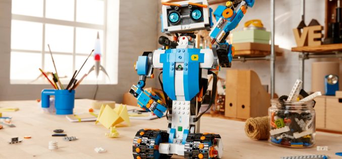 Anuncian en el CES 2017 el robot de LEGO Boost