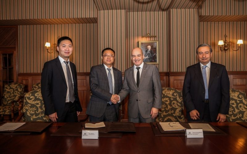 La USM y Huawei firman acuerdo inédito en Chile de capacitación y colaboración en investigación