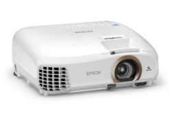 Epson vive su pasión en grande:  presenta Update de su línea de proyectores High Brightness