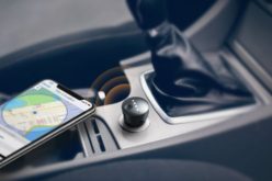Google Assistant para automóvil con control de voz manos libres de Anker y JBL