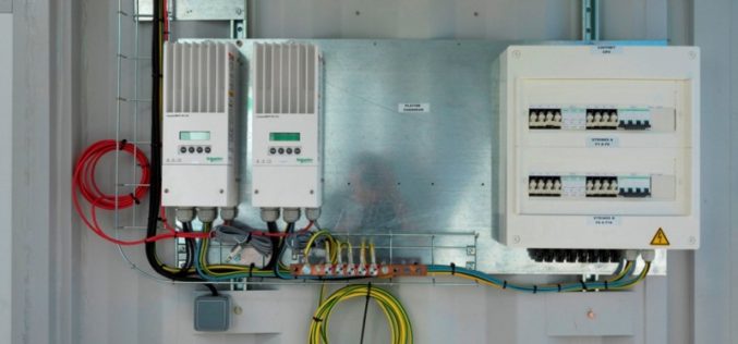 Schneider Electric presenta Villaya Emergency para facilitar el acceso a la energía en situaciones de emergencia