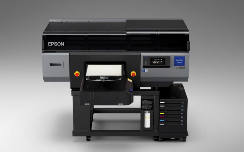 Epson debuta con la primera impresora industrial directa en la prenda