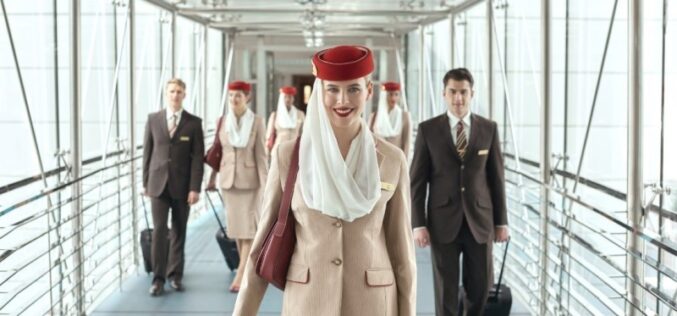 Emirates se prepara para contratar a 5,000 tripulantes de cabina de los seis continentes en 2024 
