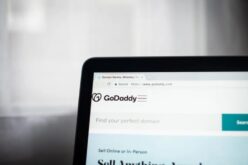 La nueva herramienta de Inteligencia Artificial de GoDaddy ayudará a todos a conseguir su nombre de dominio ideal