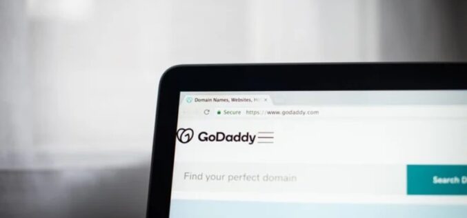 La nueva herramienta de Inteligencia Artificial de GoDaddy ayudará a todos a conseguir su nombre de dominio ideal